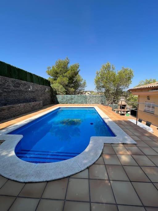 Gran Casa Con Gran Piscina Villa Els Monjos Bagian luar foto