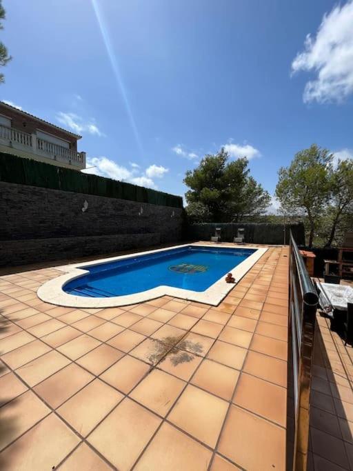 Gran Casa Con Gran Piscina Villa Els Monjos Bagian luar foto