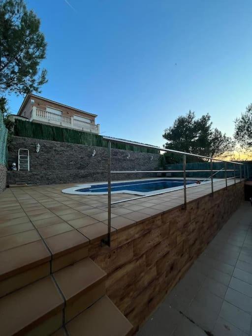 Gran Casa Con Gran Piscina Villa Els Monjos Bagian luar foto